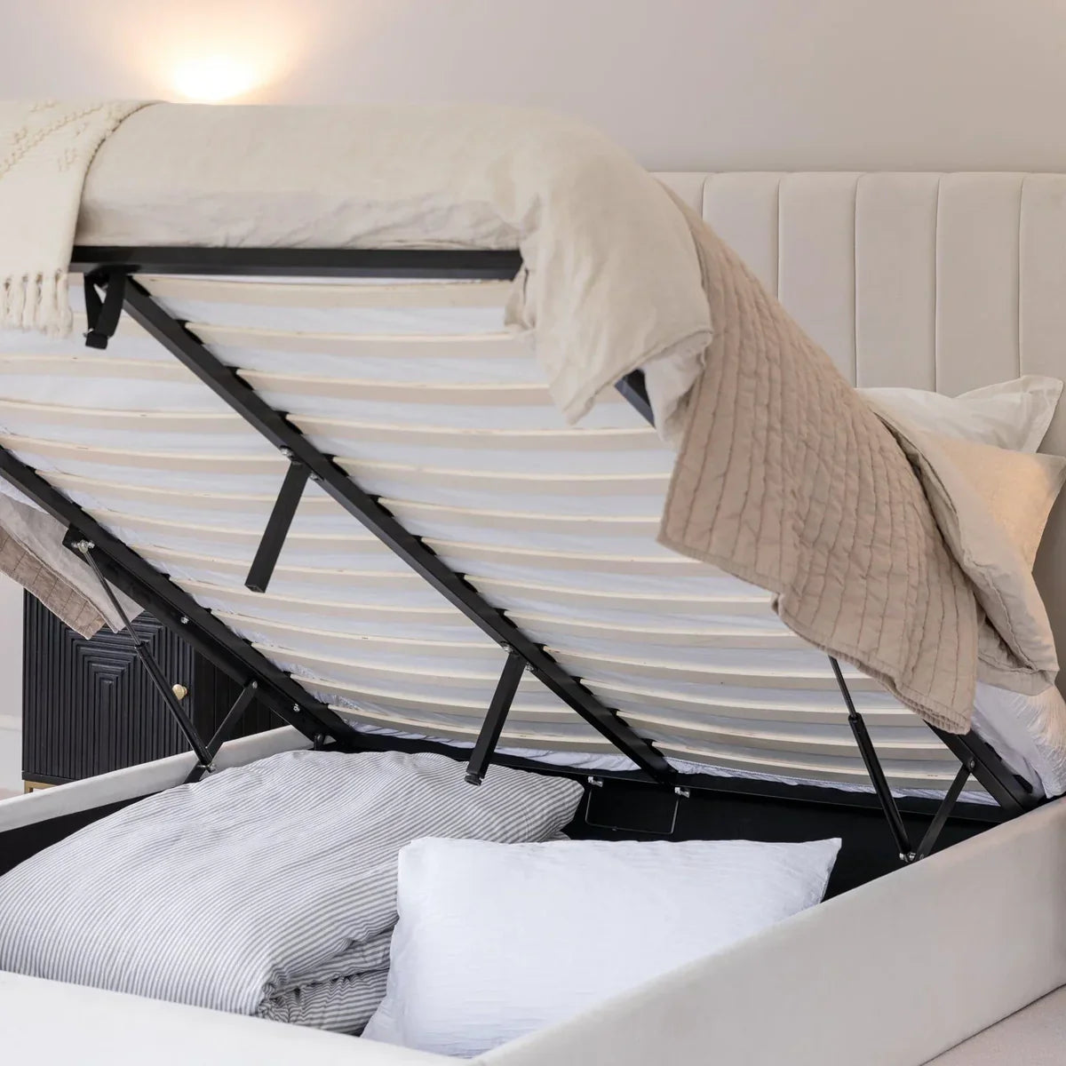 Mayfair Bed by Moderna - view 6